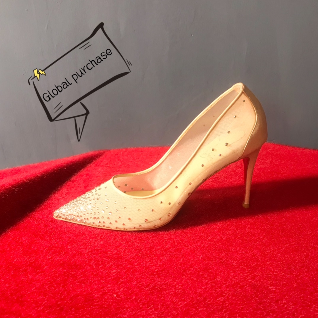 NO:100238,High-end customized wedding shoes and gift shoes diamond series!  H8.5Cm, size 34-42.9039-057. Gold fabric leather, light gold imitation diamond. Genuine leather large soles, customized models are not returned or exchanged. Standard European code Reference: 9039-057 Color:gold/gold Material:fishnet/diamond Lining: goat leather Heel height:8.5Cm Sole:leather sole Size:EU 34-42 (US 4-11):,,christian louboutin,Leather soles19860909高端订制 婚鞋礼鞋钻石款系列！ H8.5Cm,尺码34-42码.9039-057.金布纹皮,浅金仿奥钻.真皮大底,订制款不退不换. 标准欧码 Reference:9039-057 Color:gold/gold Material:fishnet/diamond Lining: goat leather Heel heigh:8.5Cm Sole:leather sole Size:EU 34－42（US 4一11) :,,christian louboutin,Leather soles,Women's Shoes