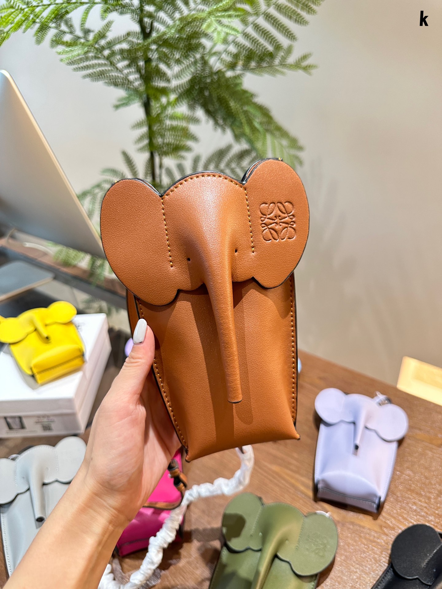 Loewe Sacs Mini Réplique de luxe 7 étoiles
 Cuir veau vache