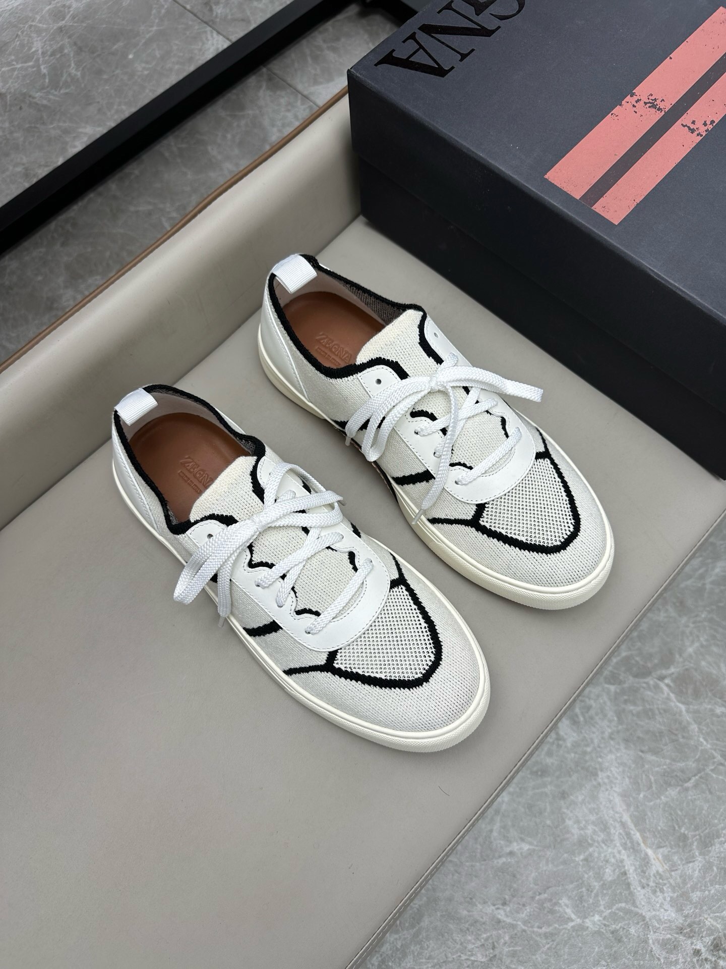 NO:219040,Brand Zegna color original color matching 39-44 customized 38454647 Price Material Zegna new model Men's casual upper Use original fly-woven fabric inner cowhide foot pad original single quality leather texture extremely strong comfortable and breathable   original Zegna open mold custom sole market highest quality, Zegna casual sneakers, zegna, sneakers, cowhide19860909品牌Zegna 颜色原版配色 码数39-44定做38454647 价格 材质杰尼亚新款 男士 休闲鞋面 采用原版飞织面料内里 牛皮垫脚原单品质皮质感极强舒适透气 原版Zegna开模定制大底市场最高品质,杰尼亚 休闲运动鞋,zegna,sneakers,cowhide,Men's shoes