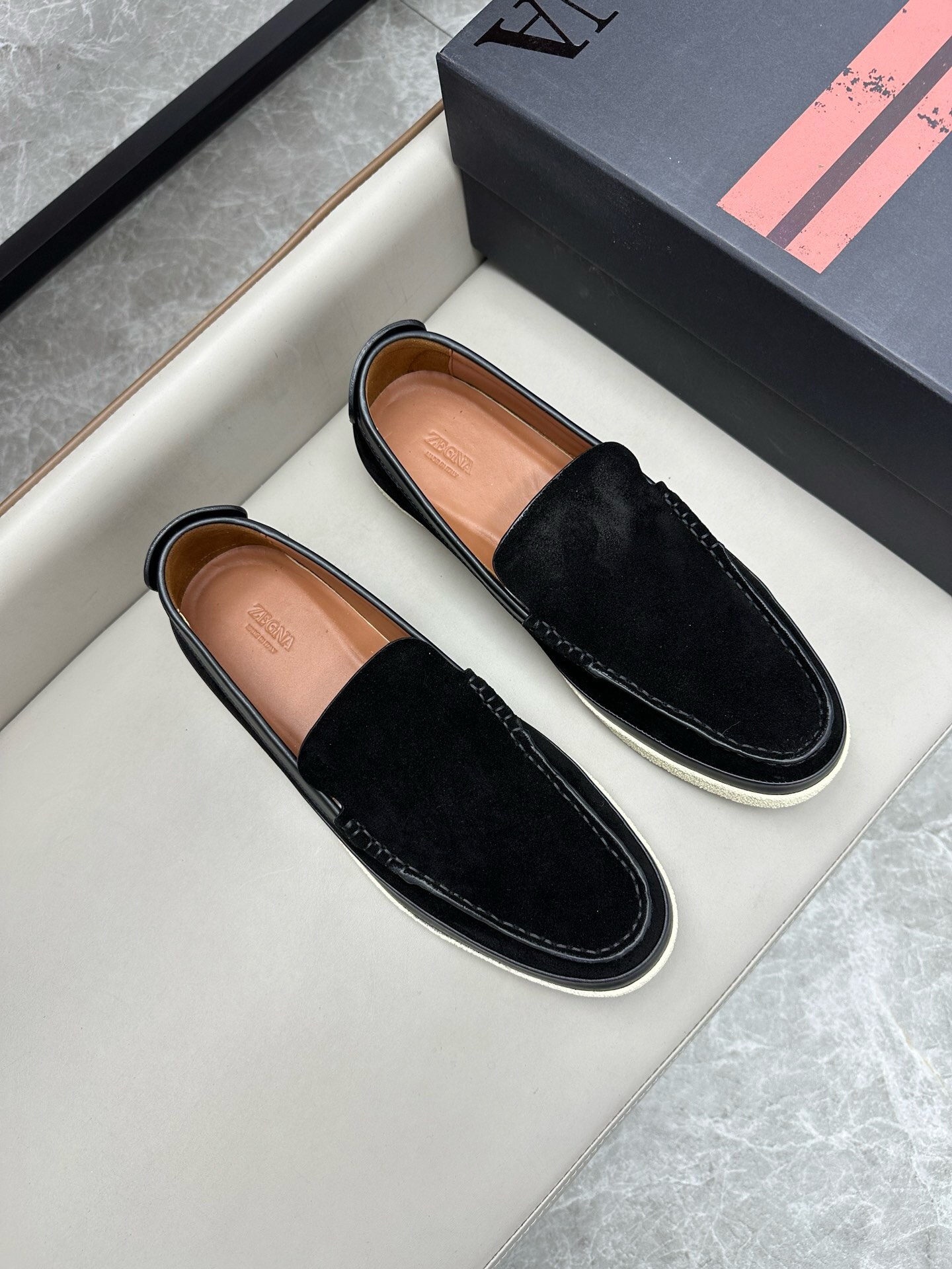 NO:603916,Brand Zegna color original color matching code number 39-44 custom-made 38.45. Price Material Zegna new men's casual shoes are made of imported original cowhide leather lining cowhide foot pads original single quality leather texture is very comfortable and breathable + original Zegna mold customization outsole The highest quality in the market, Zegna casual shoes, zegna, cowhide19860909品牌Zegna 颜色原版配色 码数39-44定做38.45. 价格 材质杰尼亚新款 男士 休闲鞋面采用进口原版牛皮牛皮内里 牛皮垫脚原单品质皮质感极强舒适透气+原版Zegna开模定制大底市场最高品质,杰尼亚 休闲鞋,zegna,cowhide,Men's shoes