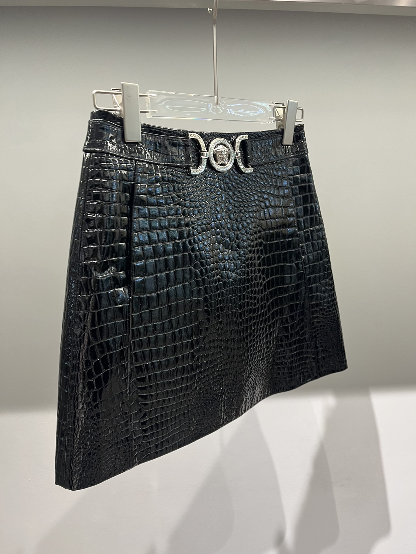 P989 One-Size-Fits-All Croc-Skin Dress with Small “A” Short for Long Legs - 图片 8