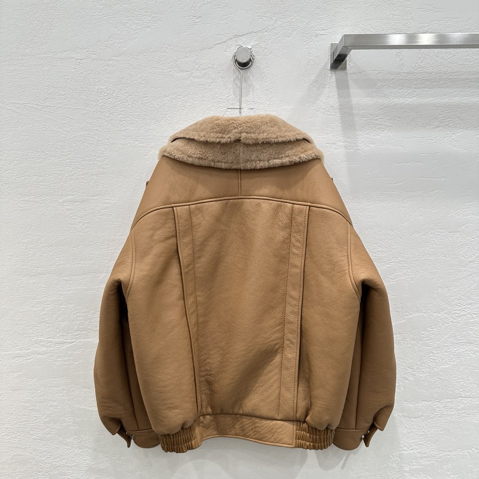 High-end Women’s Clothing with Dustproof Bags: Punk Windmill Autumn/Winter Collection - 图片 8