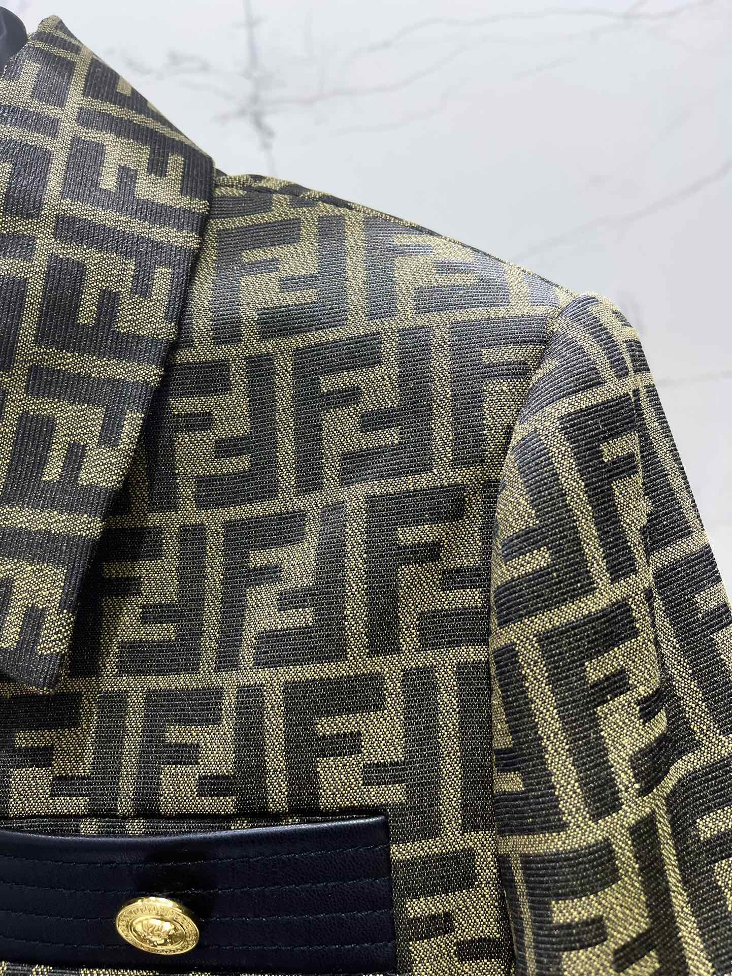 “Fendace Series: Versac x Fend Joint Female Suit with Vance Metallogo Buttons” - 图片 3