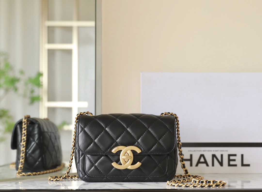 Replica For Cheap
 Chanel Classic Flap Bag Crossbody & Shoulder Bags Black Gold Hardware Lambskin Sheepskin Fall/Winter Collection Vintage