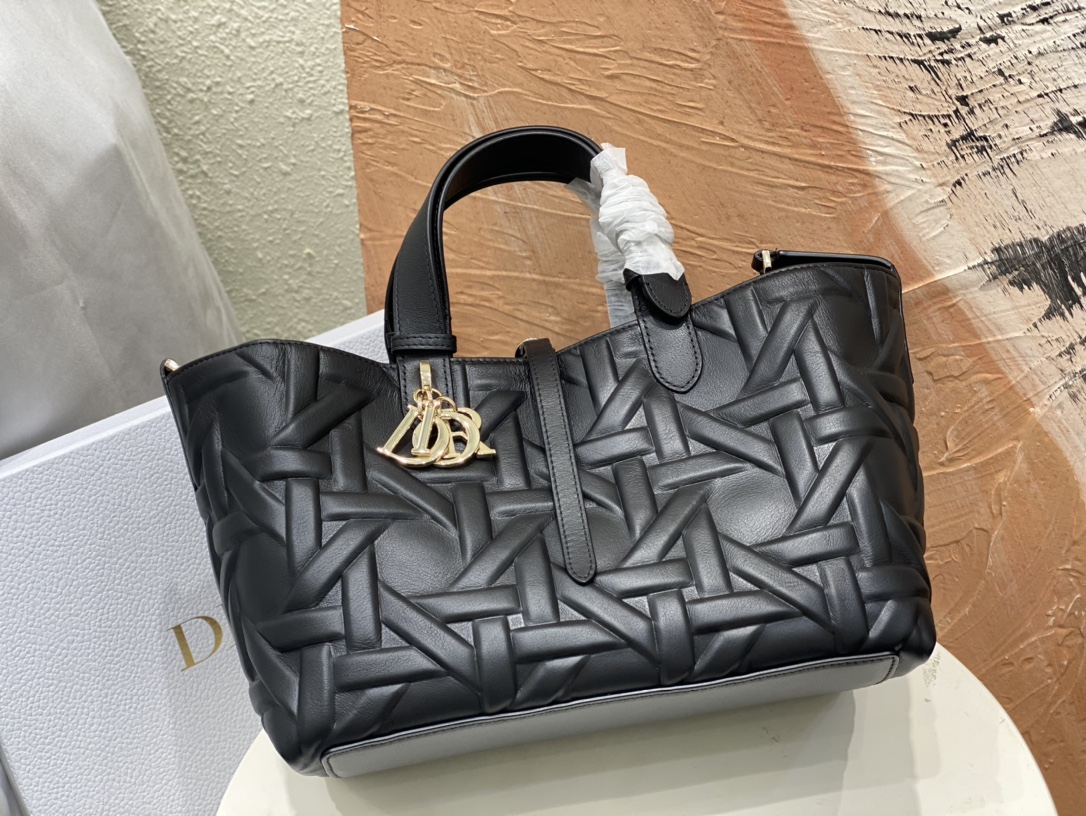 Dior Bolsos de mano Negro Cuero de vaca Fashion Casual