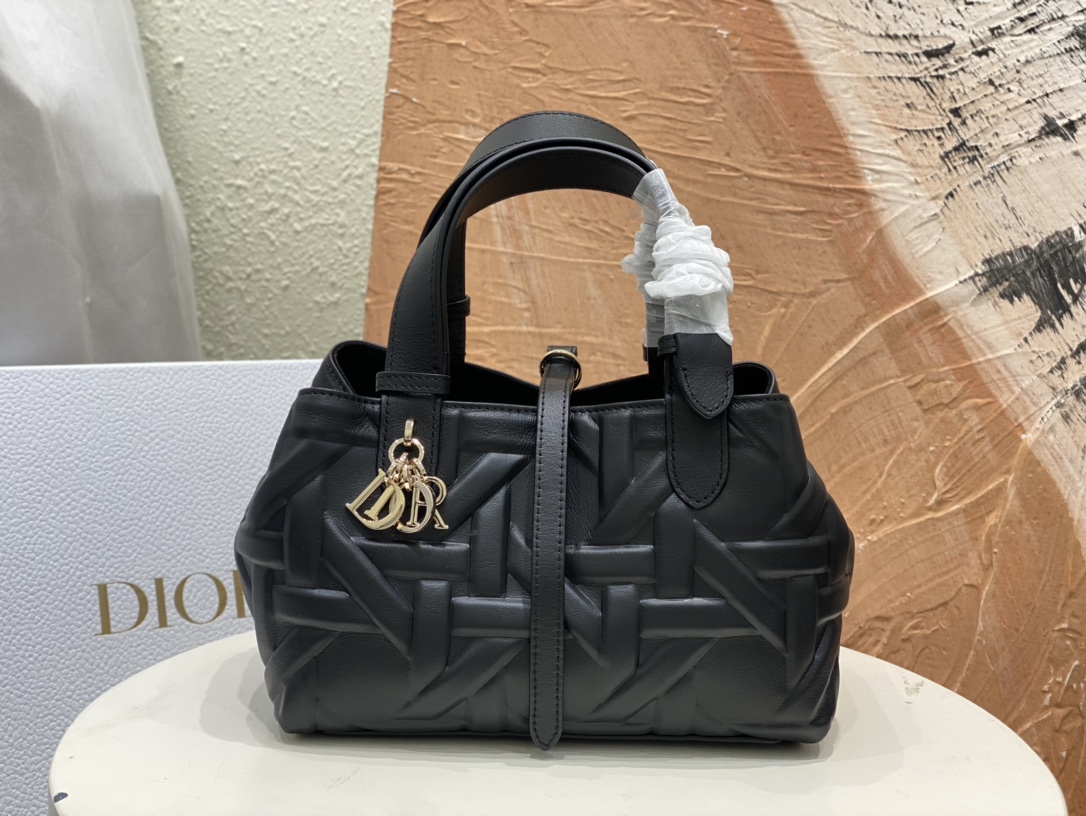 Dior Bolsos de mano Negro Cuero de vaca Fashion Casual