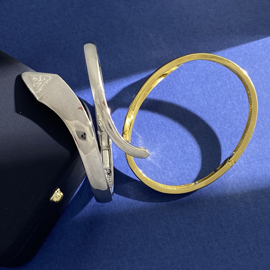 PRADA Snake Head Bracelet: Metallic, Sensory Design in 2 Colors, 18k Gold. - 图片 2