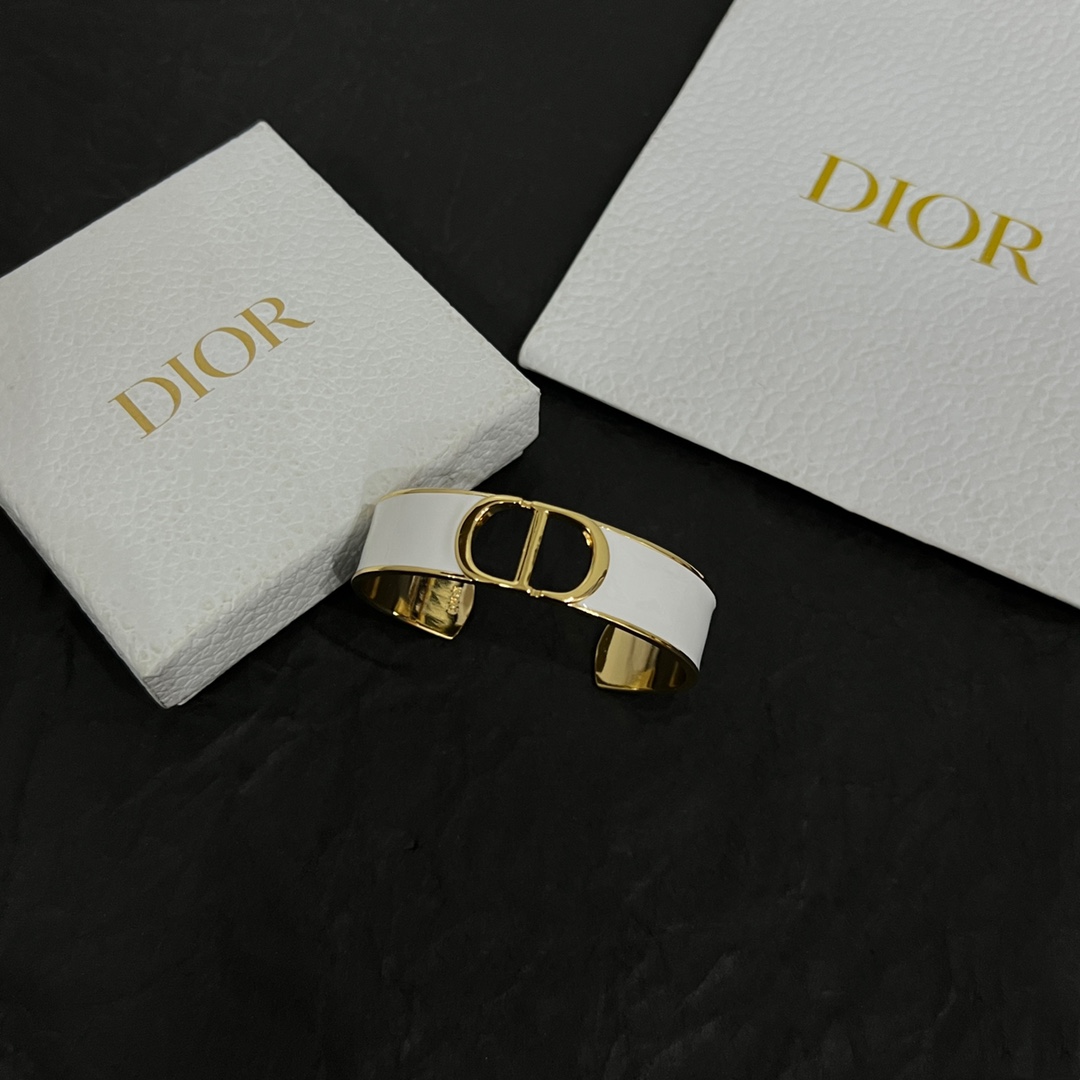 Dior item 4