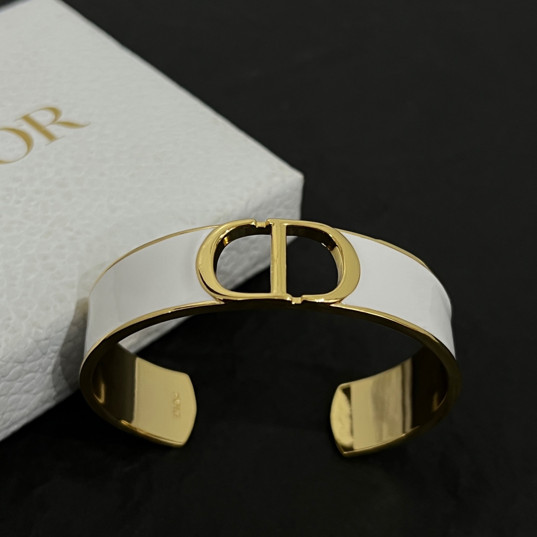 Dior item 7