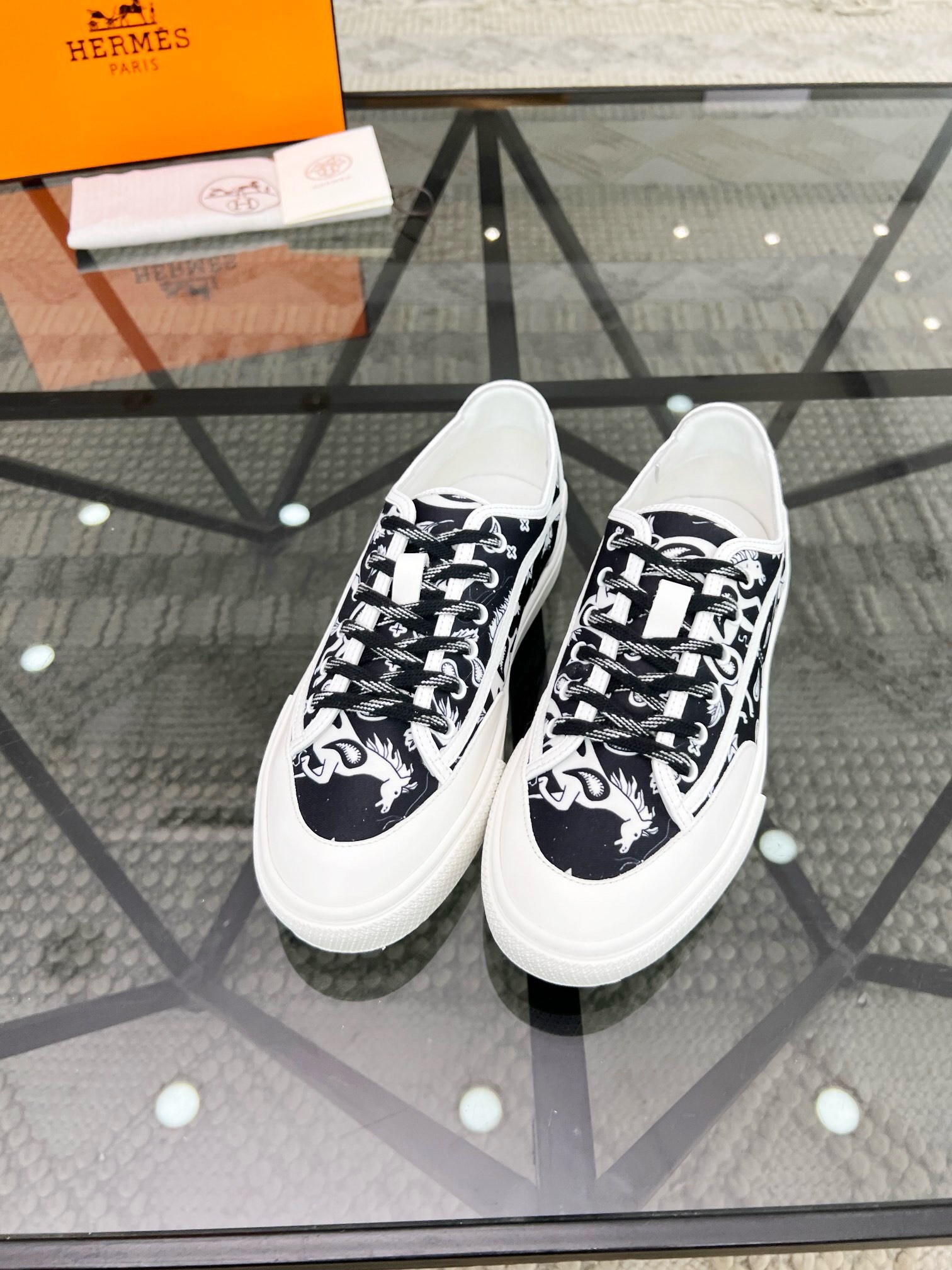 NO:218958,Brand HERMES original color matching, size 38-44 custom made 45 price, material Hermes new style, boutique casual shoes, upper cowhide, creating full cowhide footbed cowhide inner style, dynamic original, Hermes comfortable sole, simple and generous sports and leisure, Hermes casual shoes, hermes, hermes, cowhide19860909品牌HERMES 颜色原版配色 码数38-44定做45 价格 材质爱马仕新款 精品 休闲鞋 鞋面牛皮打造全牛皮垫脚牛皮内里版型时尚 动感十足原版 爱马仕舒适大底 简洁大方运动休闲,爱马仕 休闲鞋,hermes,hermes,cowhide,Men's shoes