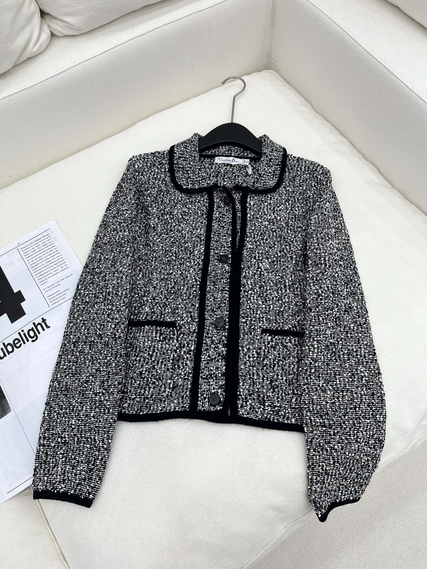 Chanel Abbigliamento Cardigan Maglione Grigio Lavorazione a maglia Collezione Autunno Maniche lunghe