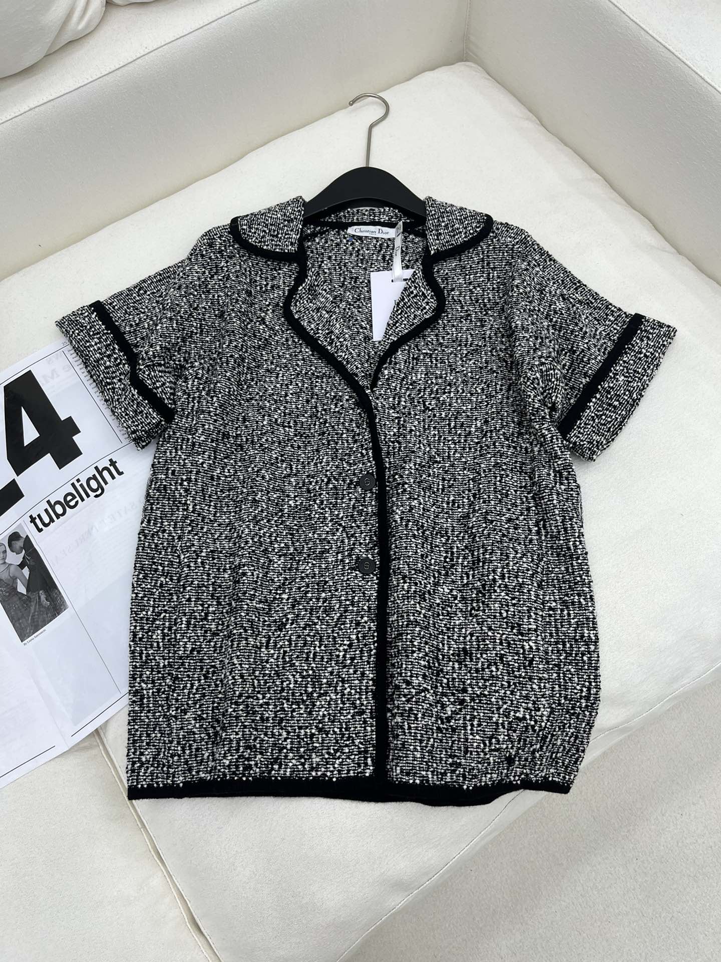 Chanel Abbigliamento Cardigan T-Shirt Grigio Collezione Autunno Maniche corte