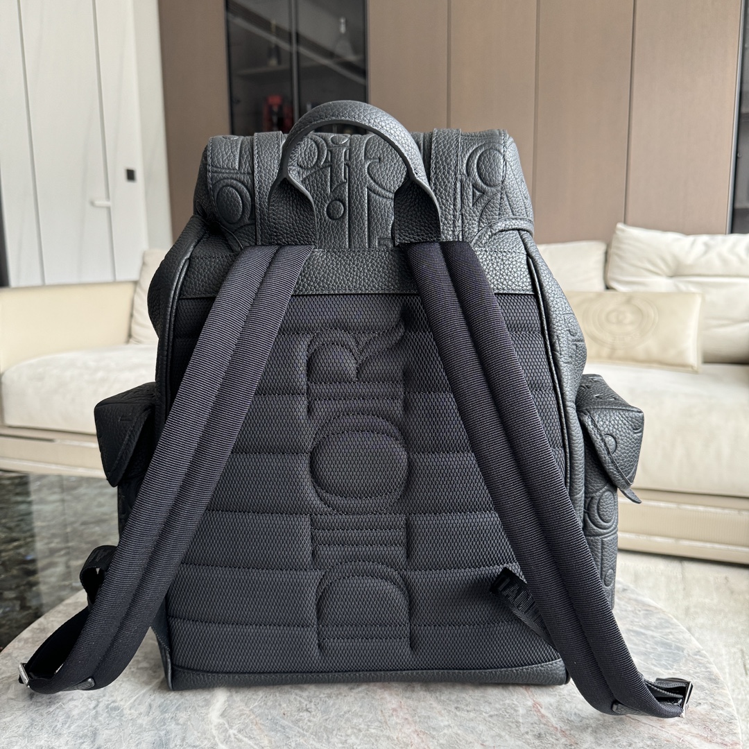 [Backpacks]HitTheRoad flip backpackThis HitTheRoad flip backpack combines m