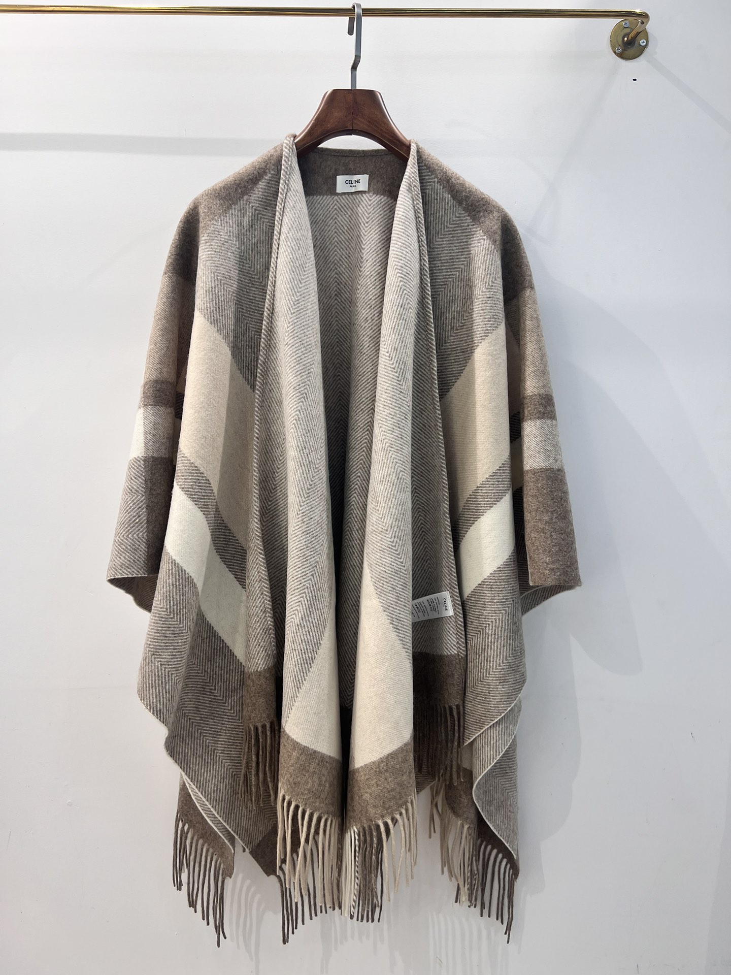 💟CELINE 臻品推荐，【▪️同步专柜！条纹面料图案丝毛斗篷披肩！！】秋冬新款！亲妈价格给力推荐！造型