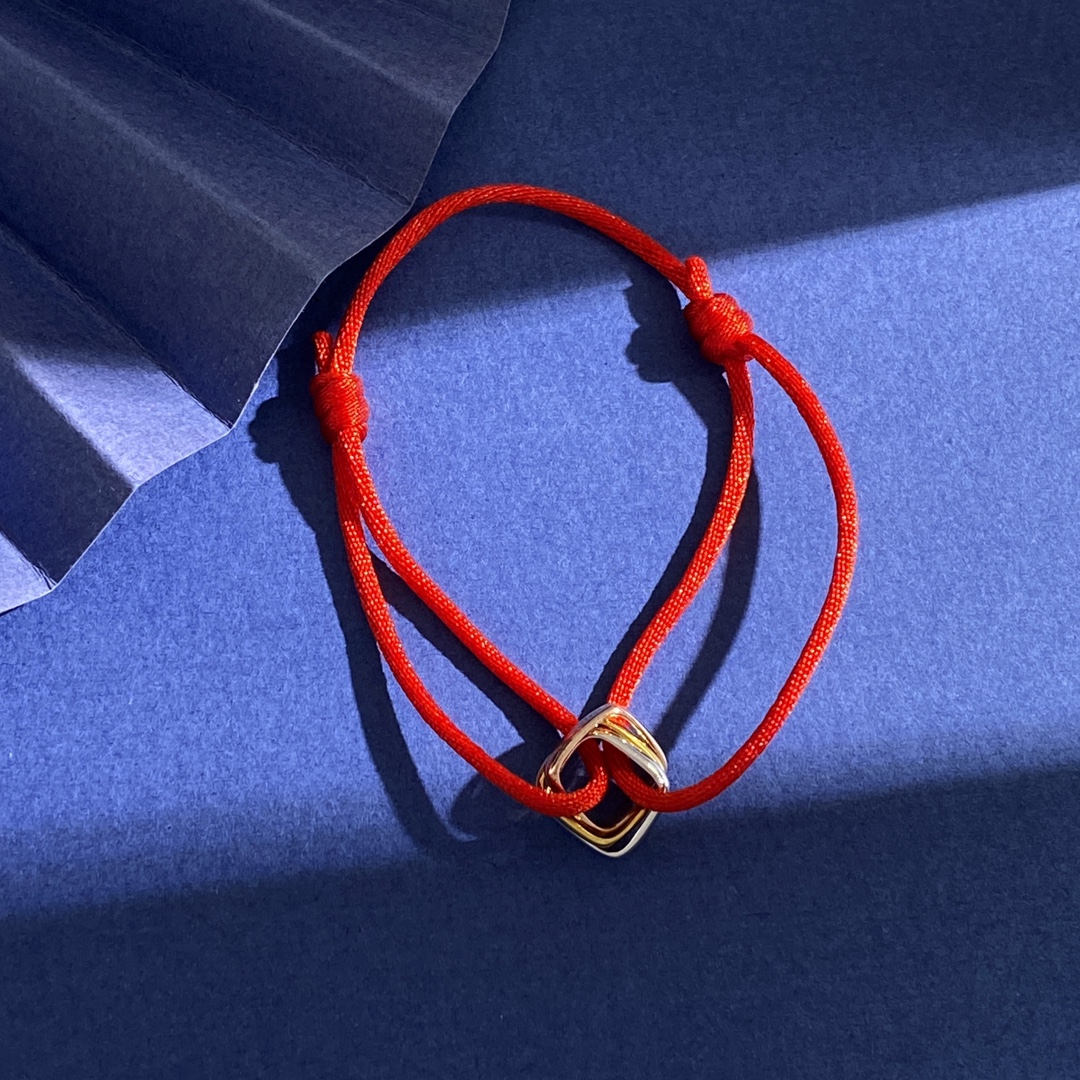 “Cartier-Style Three-Ringed Bracelet: Couples Gathering with No Sign of Cartier” - 图片 5