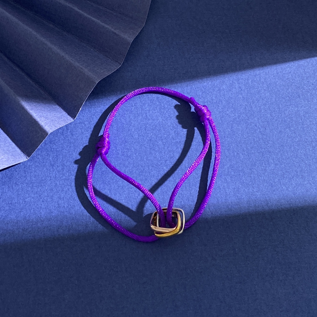 “Cartier-Style Three-Ringed Bracelet: Couples Gathering with No Sign of Cartier” - 图片 8