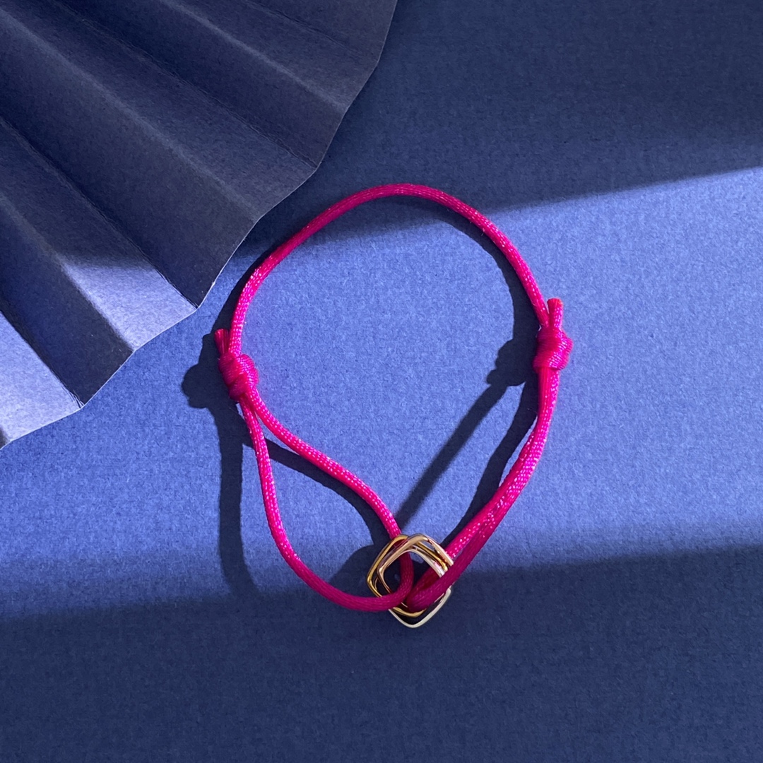 “Cartier-Style Three-Ringed Bracelet: Couples Gathering with No Sign of Cartier” - 图片 7