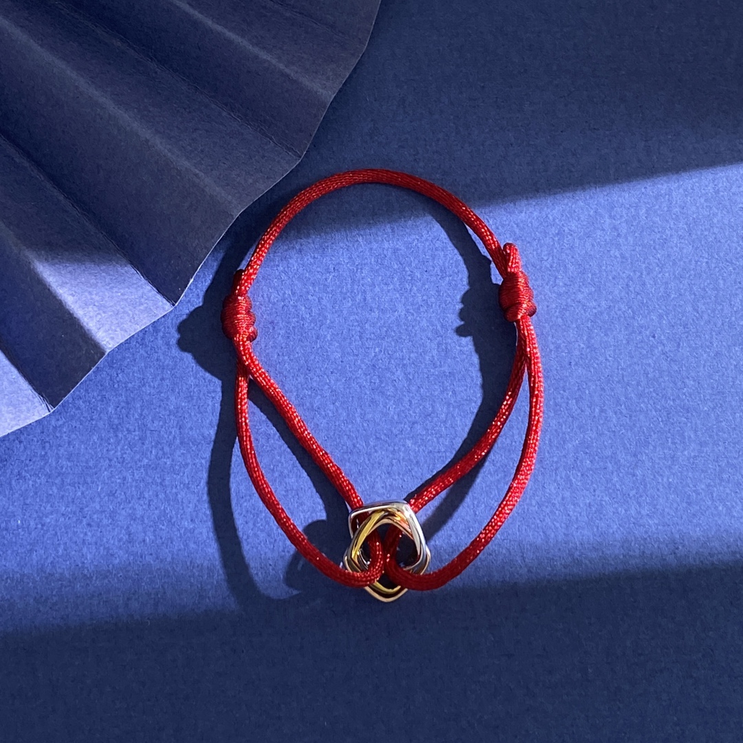 “Cartier-Style Three-Ringed Bracelet: Couples Gathering with No Sign of Cartier” - 图片 4
