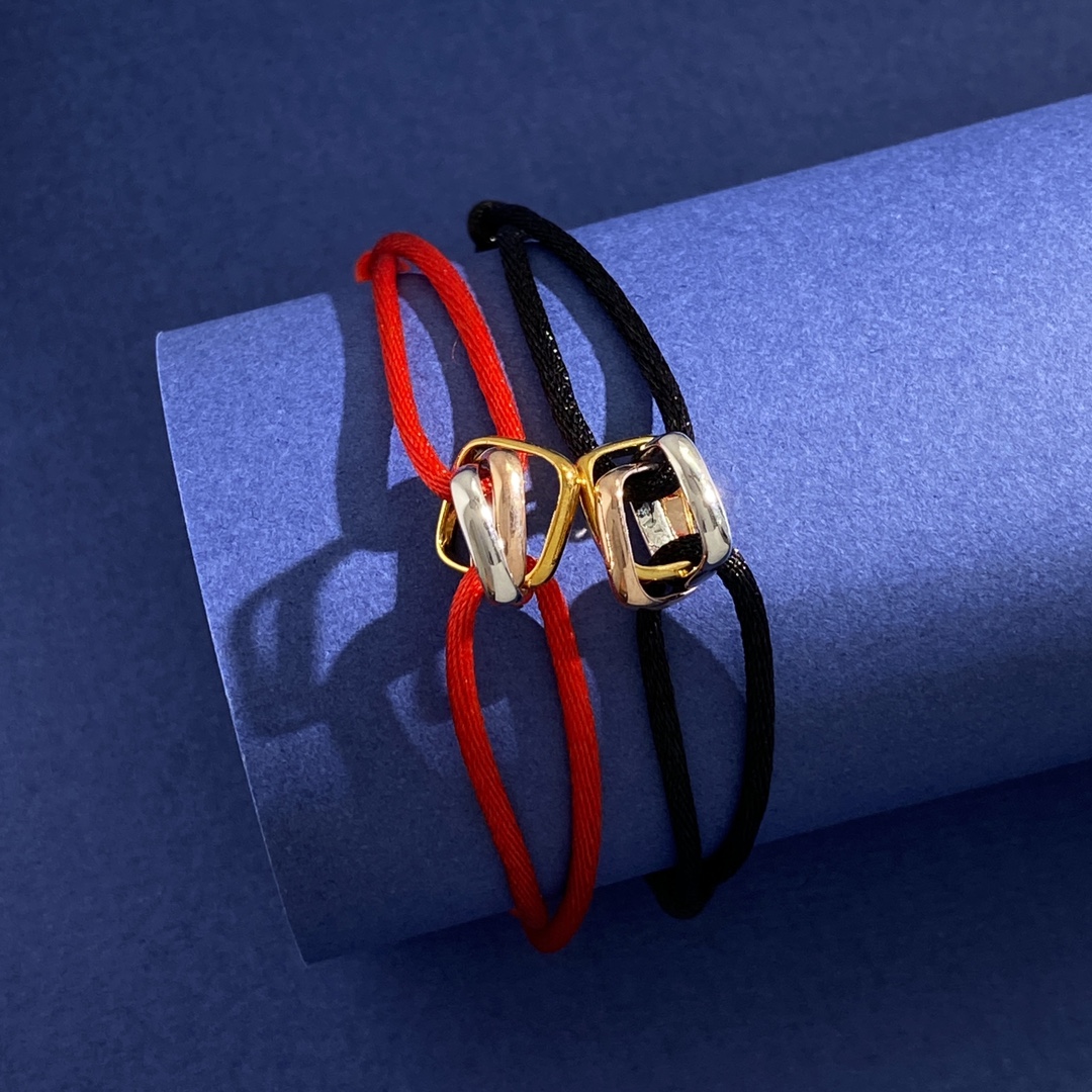 “Cartier-Style Three-Ringed Bracelet: Couples Gathering with No Sign of Cartier” - 图片 2