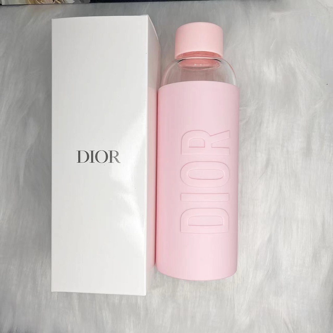 Dior柜台积分赠品粉色水杯,经典,超级好看,粉粉嫩嫩根夏天很配吧 2