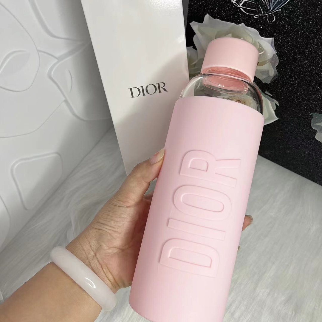 Dior柜台积分赠品粉色水杯,经典,超级好看,粉粉嫩嫩根夏天很配吧 8