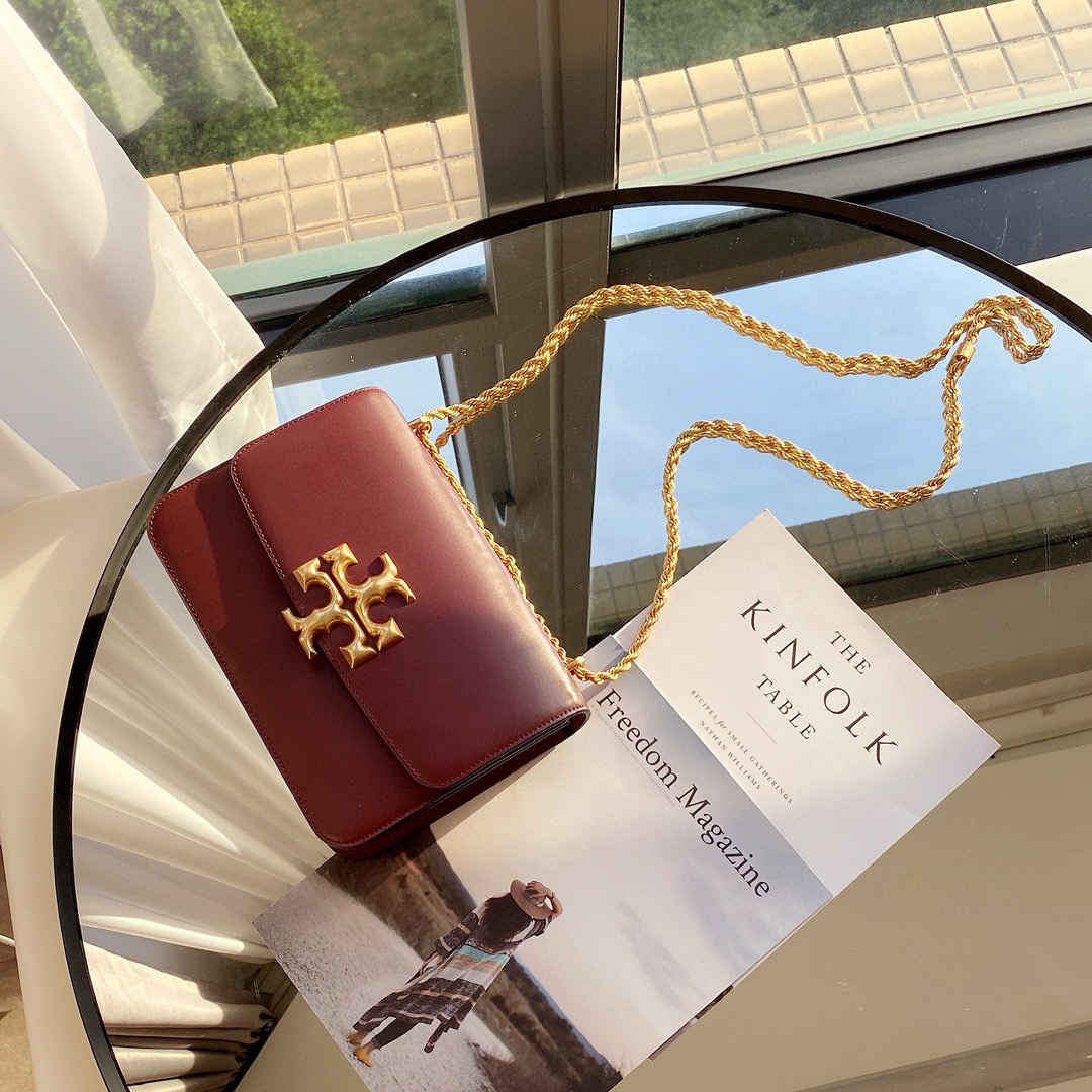 Tory Burch ～TB新款大号豆腐包 四个颜色 黑色、酒红色、棕色、米白 链条可以单肩和斜挎两用