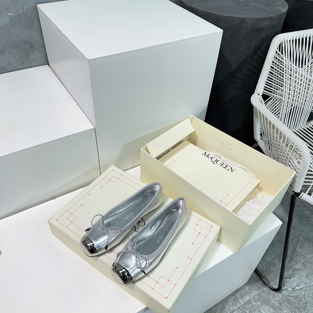 High Quality Alexander McQueen Ballet Shoes, Imported Italian Leather, Size 35-40 - 图片 6