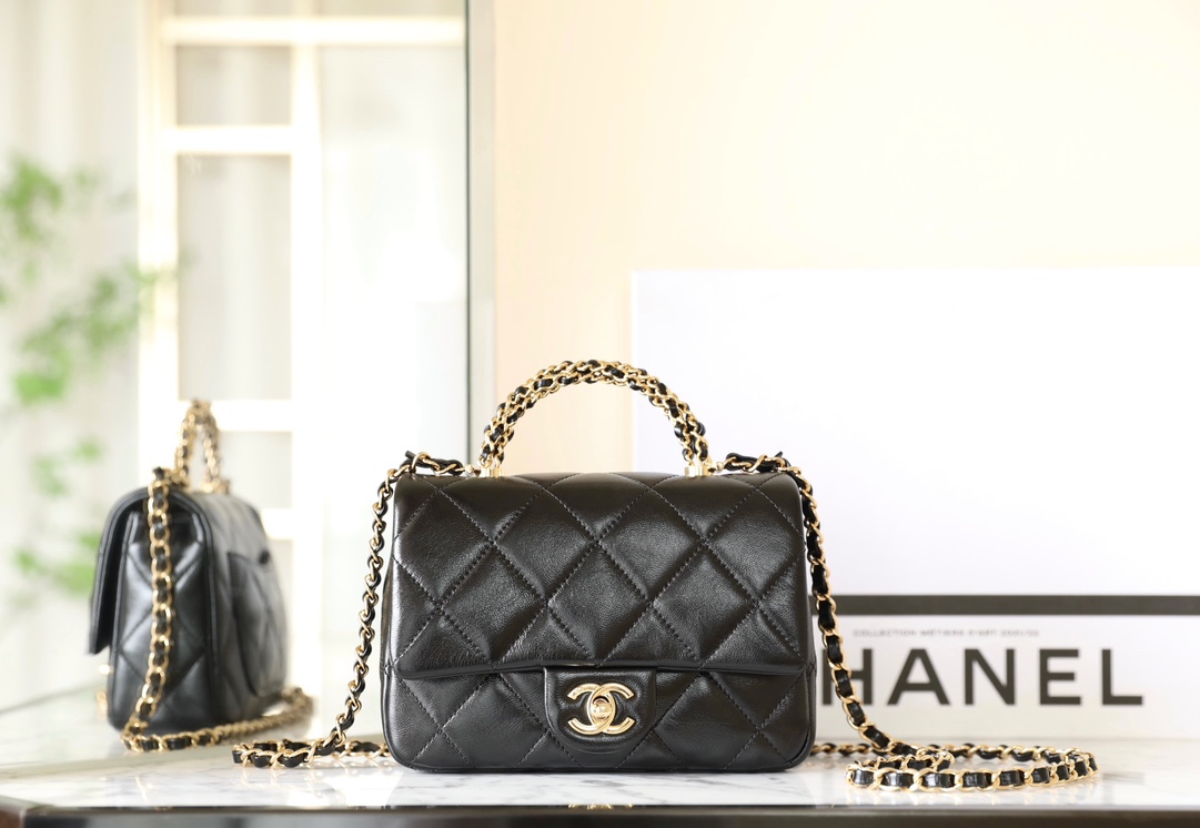 Chanel Classic Flap Bag Crossbody & Shoulder Bags Black Gold Hardware Lambskin Sheepskin Fall/Winter Collection Fashion Chains