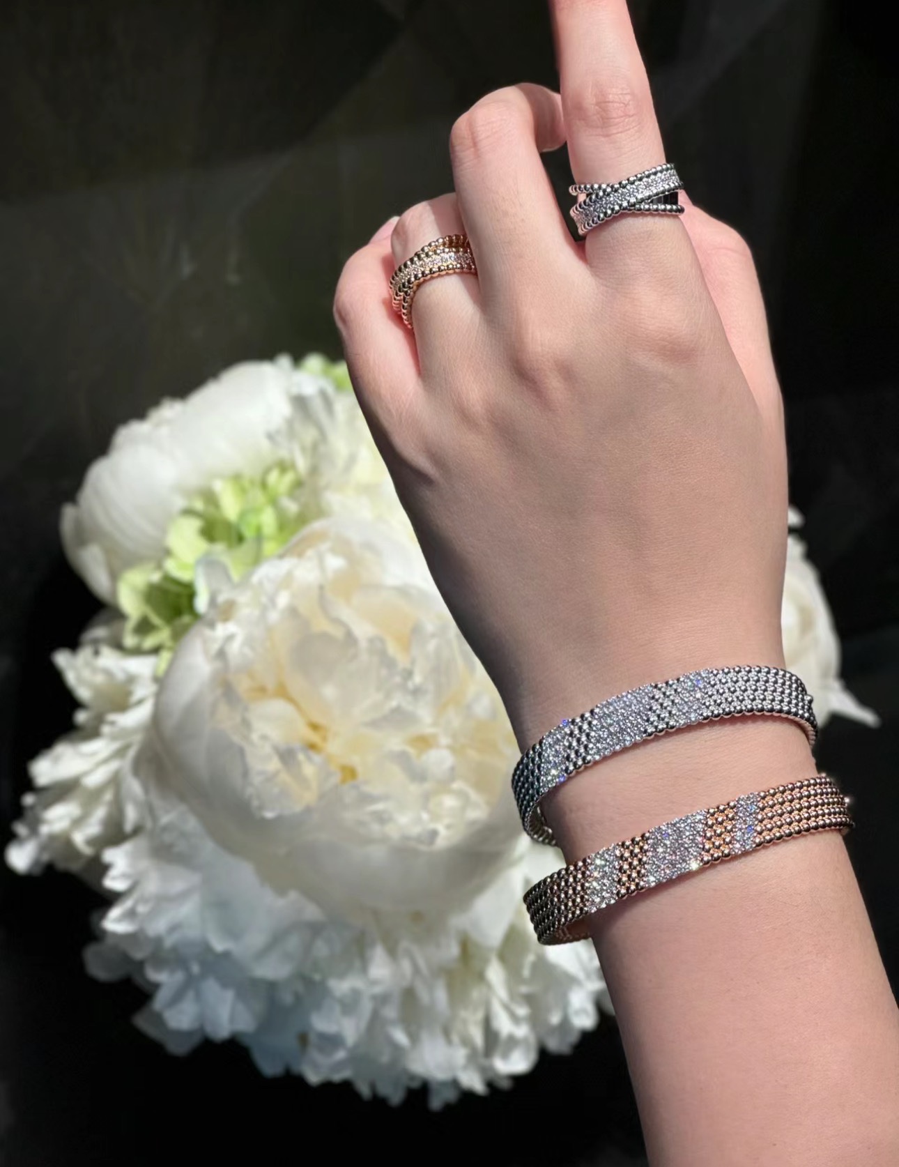 NO:631576,Double layer cross gold bead ring, white gold and rose gold, looks great when worn alone or stacked,, ring, Cartier high-end jewelry19860909双层交叉金珠戒指 白金色玫瑰金色 单戴or叠戴都很绝,,ring,卡迪亚高端饰品,Jewelry