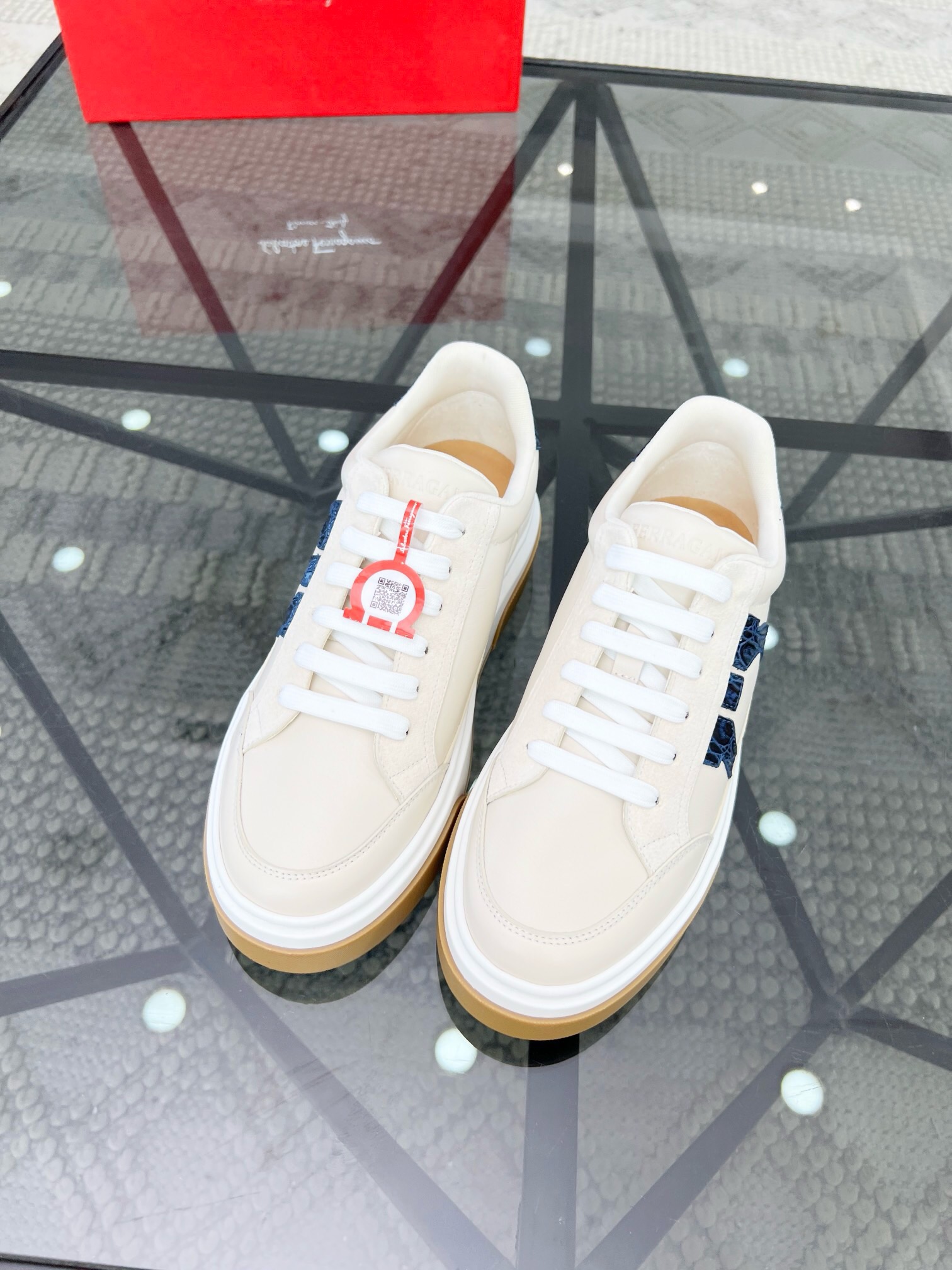 NO:217801,Brand Ferragamo Color original color matching Number 39-44 Customized 38.45 Price Material Ferragamo New product launch top version Original single quality regular shoe factory fashion trendy upper cowhide making luxury cowhide foot pad original Ferragamo outsole high-end quality worth owning, Ferragamo casual shoes, ferragamo, ferragamo, cowhide19860909品牌Ferragamo 颜色原版配色 码数39-44定做38.45 价格 材质菲拉格慕新品上市顶级版本 原单品质正规鞋厂出品时尚潮流范鞋面牛皮制作奢华牛皮垫脚原版菲拉格慕大底高端品质值得拥有,菲拉格慕 休闲鞋,ferragamo,ferragamo,cowhide,Men's shoes