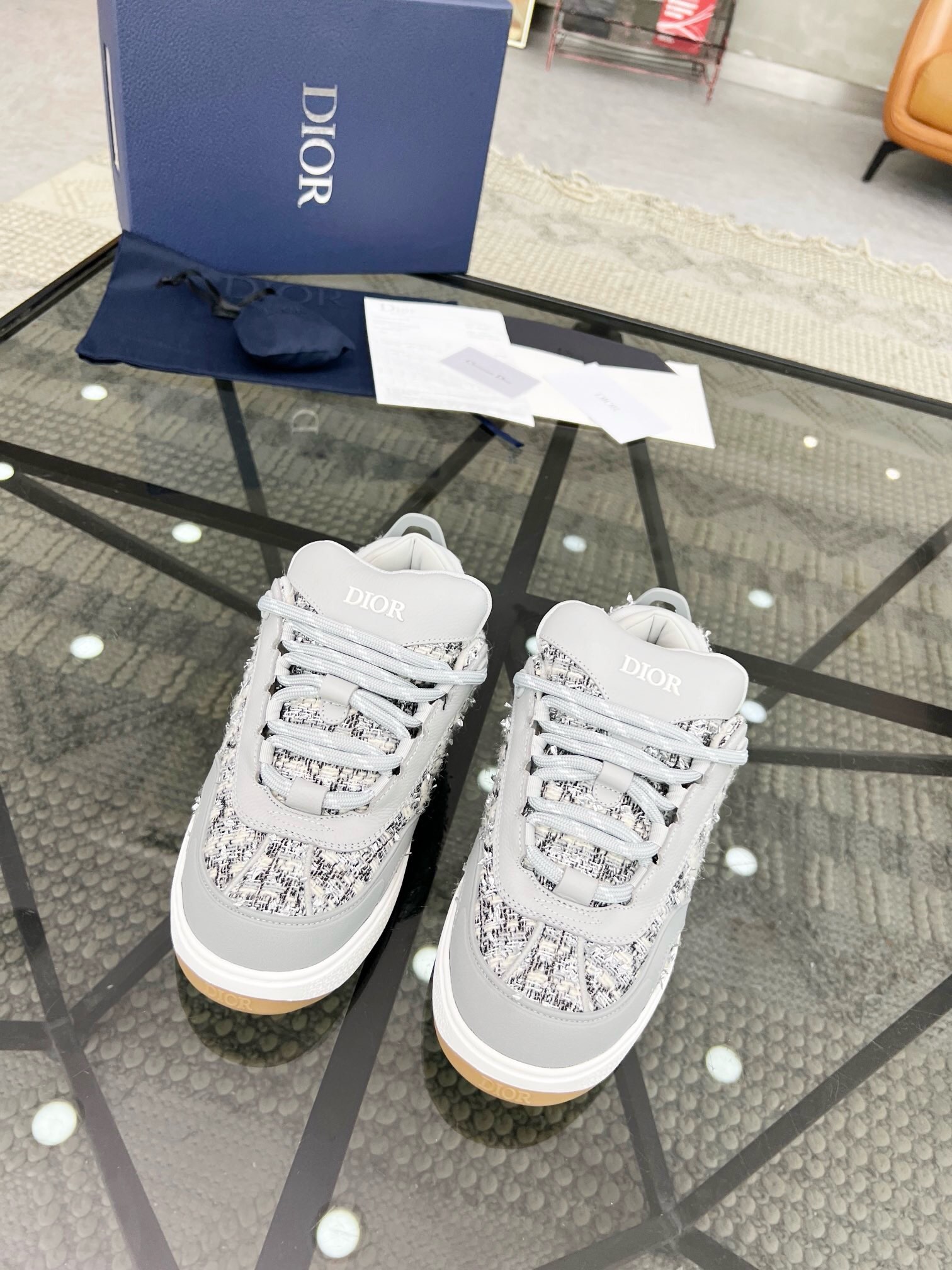 NO:218924,Brand Dior color original color matching, code number 39-44 customized 38.45.46 price Material Dior new casual shoes!  The details of the fashionable layout are impeccable, using cowhide with mesh patchwork to make comfortable and sweat-absorbing mesh. The foot pad feels comfortable and has excellent quality. Dior casual shoes, dior, dior, cowhide19860909品牌Dior 颜色原版配色 码数39-44定做38.45.46 价格 材质迪奥新款休闲鞋！时尚潮流的版面细节无可挑剔采用牛皮搭配网布拼接制作舒适吸汗的网布垫脚脚感舒适品质优越,Dior休闲鞋,dior,dior,cowhide,Men's shoes