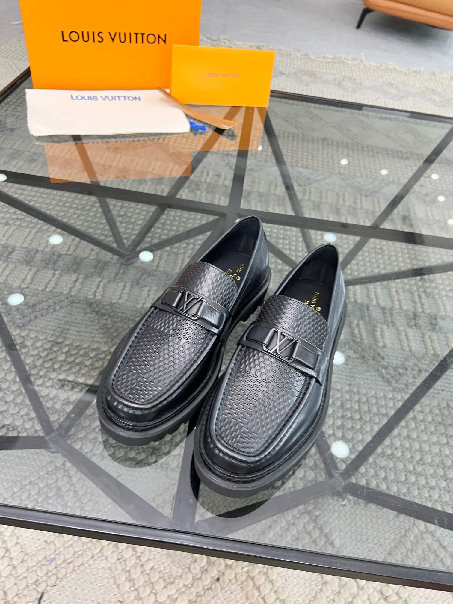 NO:217454,Brand LOUIS VUITTON original color matching number 39-44 customized 38.45.46 Price Material new Louis Vuitton casual leather shoes original quality Top version uses top layer cowhide design simple and elegant Goodyear exquisite hand-pulled wire to make the shoes more secure Original Rubber Foamed sole Stylish Comfortable, Louis Vuitton, louis vuitton, louis vuitton, cowhide19860909品牌LOUIS VUITTON 颜色原版配色 码数39-44订做38.45.46 价格 材质路易威登新款 休闲皮鞋原单品质 顶级版本采用头层牛皮设计简单大方不失优雅固特异精致手工拉线使鞋子更加牢固原版 橡胶 发泡大底 上脚 有型 舒适,路易威登,louis vuitton,louis vuitton,cowhide,Men's shoes