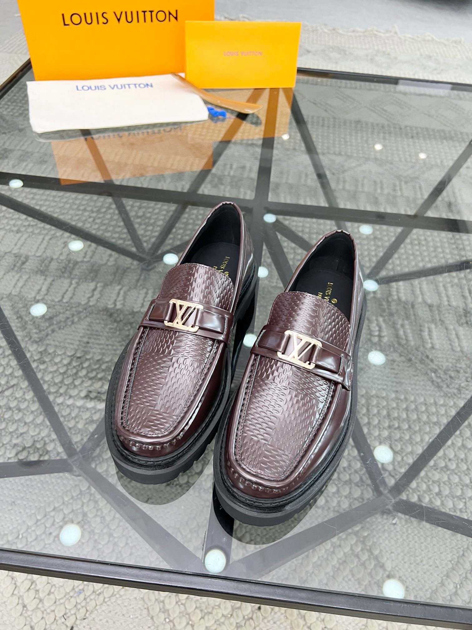 NO:219116,Brand LOUIS VUITTON original color matching number 39-44 customized 38.45.46 Price Material new Louis Vuitton casual leather shoes original quality Top version uses top layer cowhide design simple and elegant Goodyear exquisite hand-pulled wire to make the shoes more secure Original Rubber Foamed sole Stylish Comfortable, Louis Vuitton, louis vuitton, louis vuitton, cowhide19860909品牌LOUIS VUITTON 颜色原版配色 码数39-44订做38.45.46 价格 材质路易威登新款 休闲皮鞋原单品质 顶级版本采用头层牛皮设计简单大方不失优雅固特异精致手工拉线使鞋子更加牢固原版 橡胶 发泡大底 上脚 有型 舒适,路易威登,louis vuitton,louis vuitton,cowhide,Men's shoes