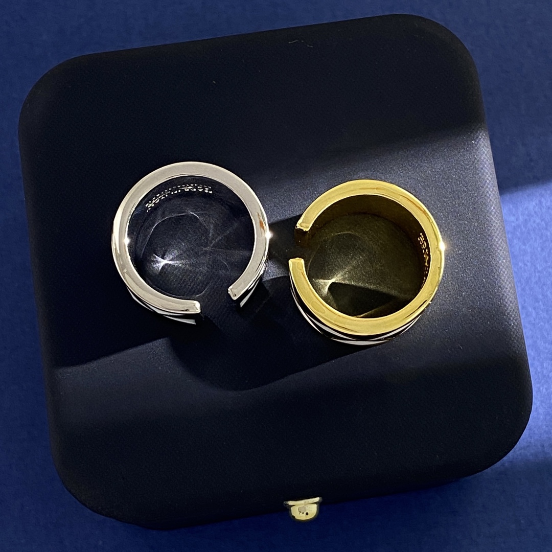 C-shaped Rings in Gold, Black, Silver, Brass, and 18k Gold on Oil Triangle Drops - 图片 6