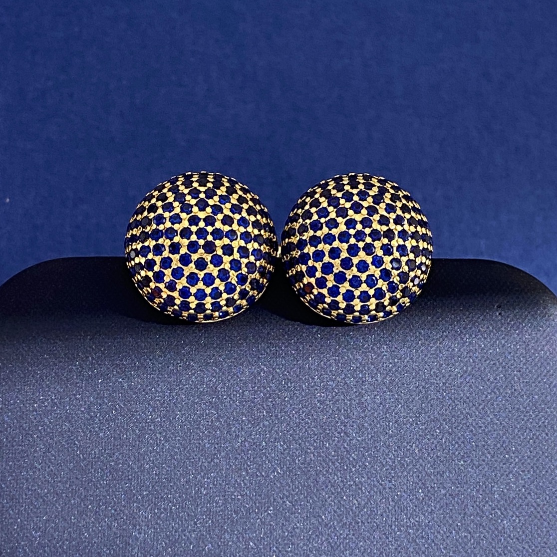 Loewe’s Fashion Statement: High-End Ring Nails with Drilled Little Mushrooms - 图片 6