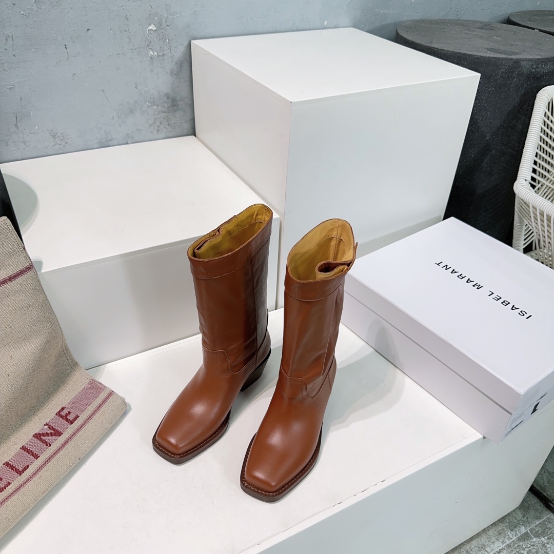 High-Quality Italian Cowboy Boots for Fall and Winter Fashionistas