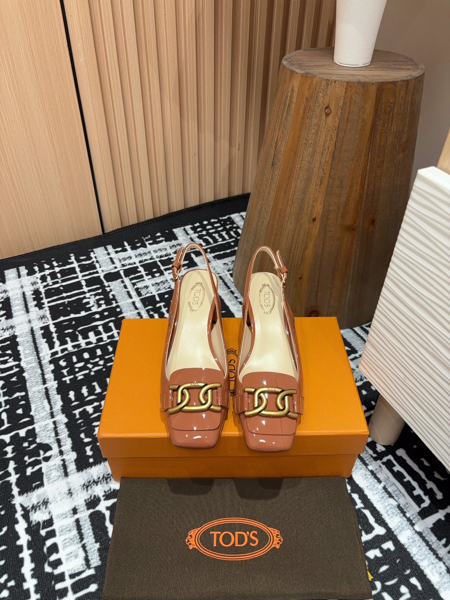 Stylish Tods Summer Sandals with Metal Buttons and High-end Design - 图片 2