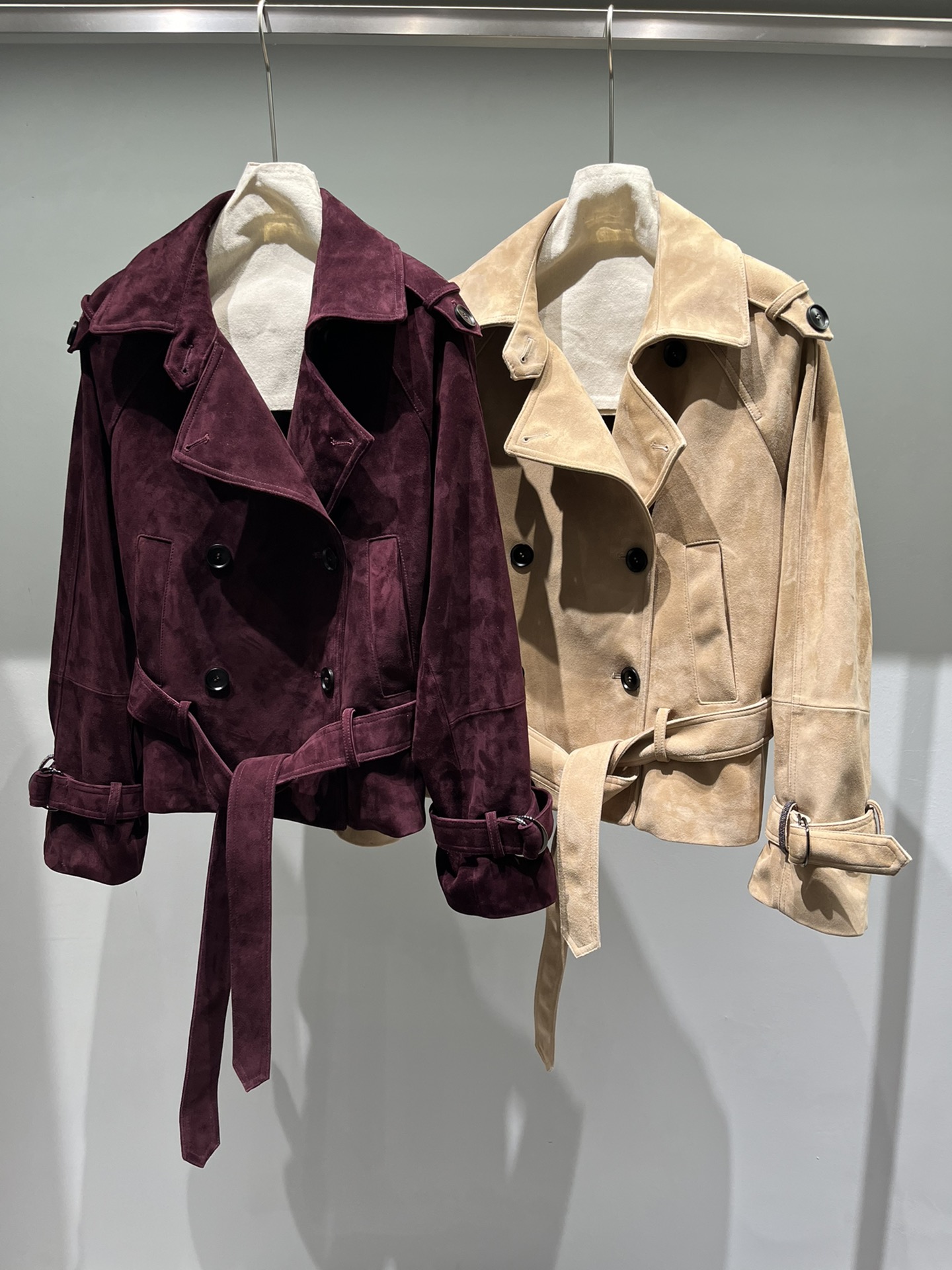 NO:721821,,B C sheepskin suede jacket small cape type, simple, practical and easy to match, classic old money style, never out of style, men's clothing, jackets & coats, sheepskin,19860909,B C羊皮绒面外套小斗篷型,简约实用很好搭配,经典老钱款,不会过时,男装,jackets & coats,sheepskin,,Women's clothing