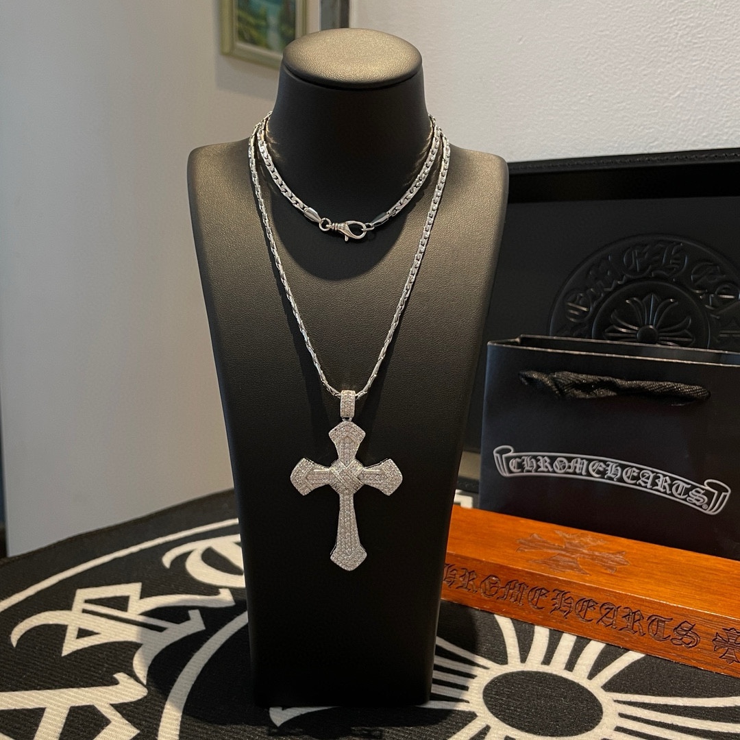 Chrome Hearts Classic Vintage Pavé Cross Pendant Necklace - Comprehensive 2