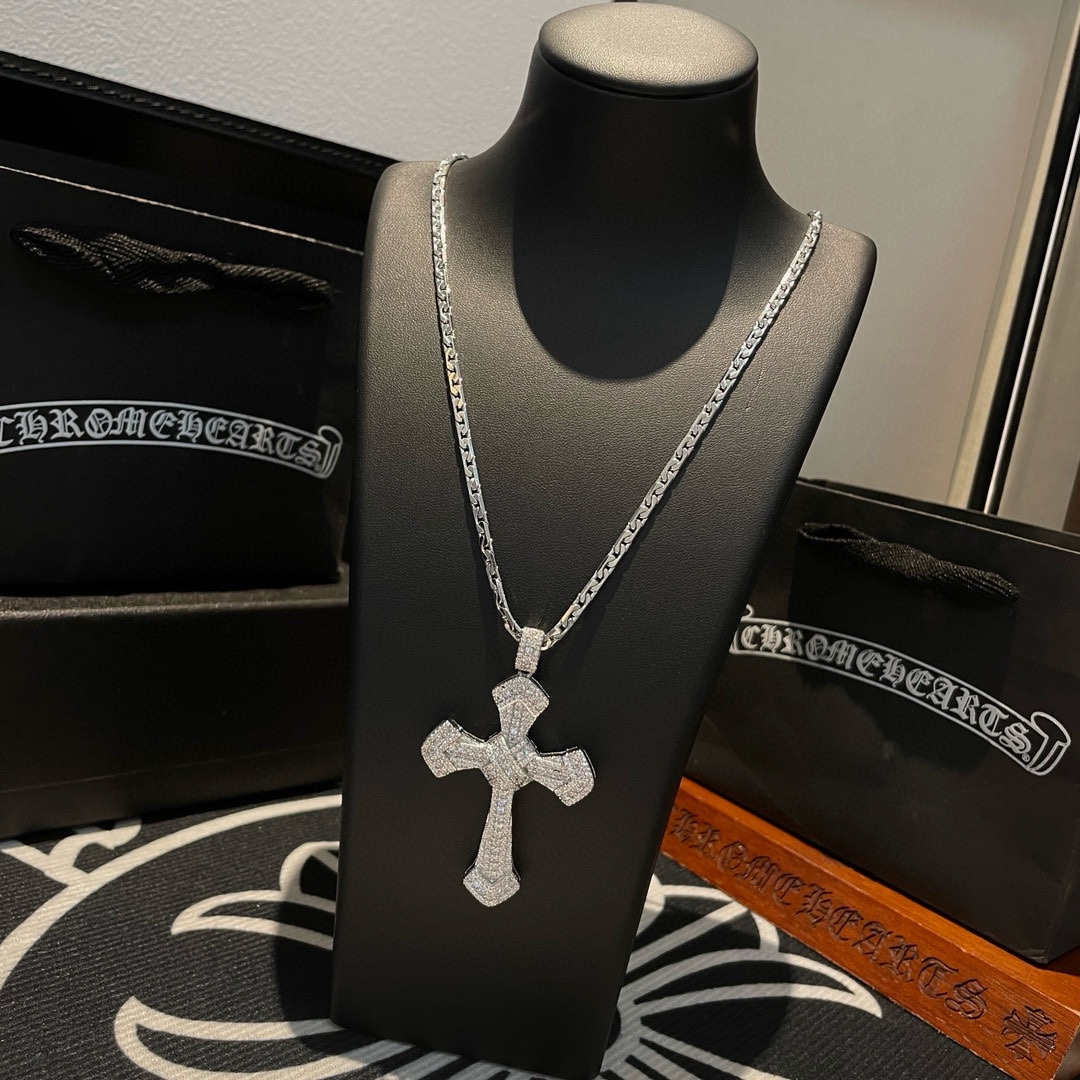 Chrome Hearts Classic Vintage Pavé Cross Pendant Necklace - Comprehensive 3