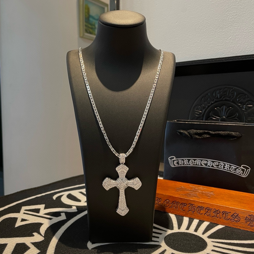 Chrome Hearts Classic Vintage Pavé Cross Pendant Necklace - Comprehensive