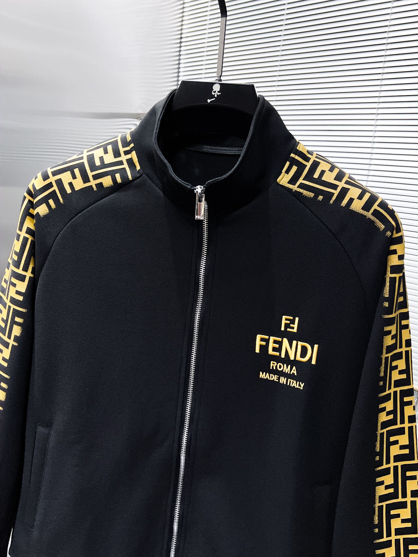 芬迪fendi2024SS新品logo运动休闲拉链外套卫裤套装定制原版专属面料面料舒适透气,松紧腰头,双