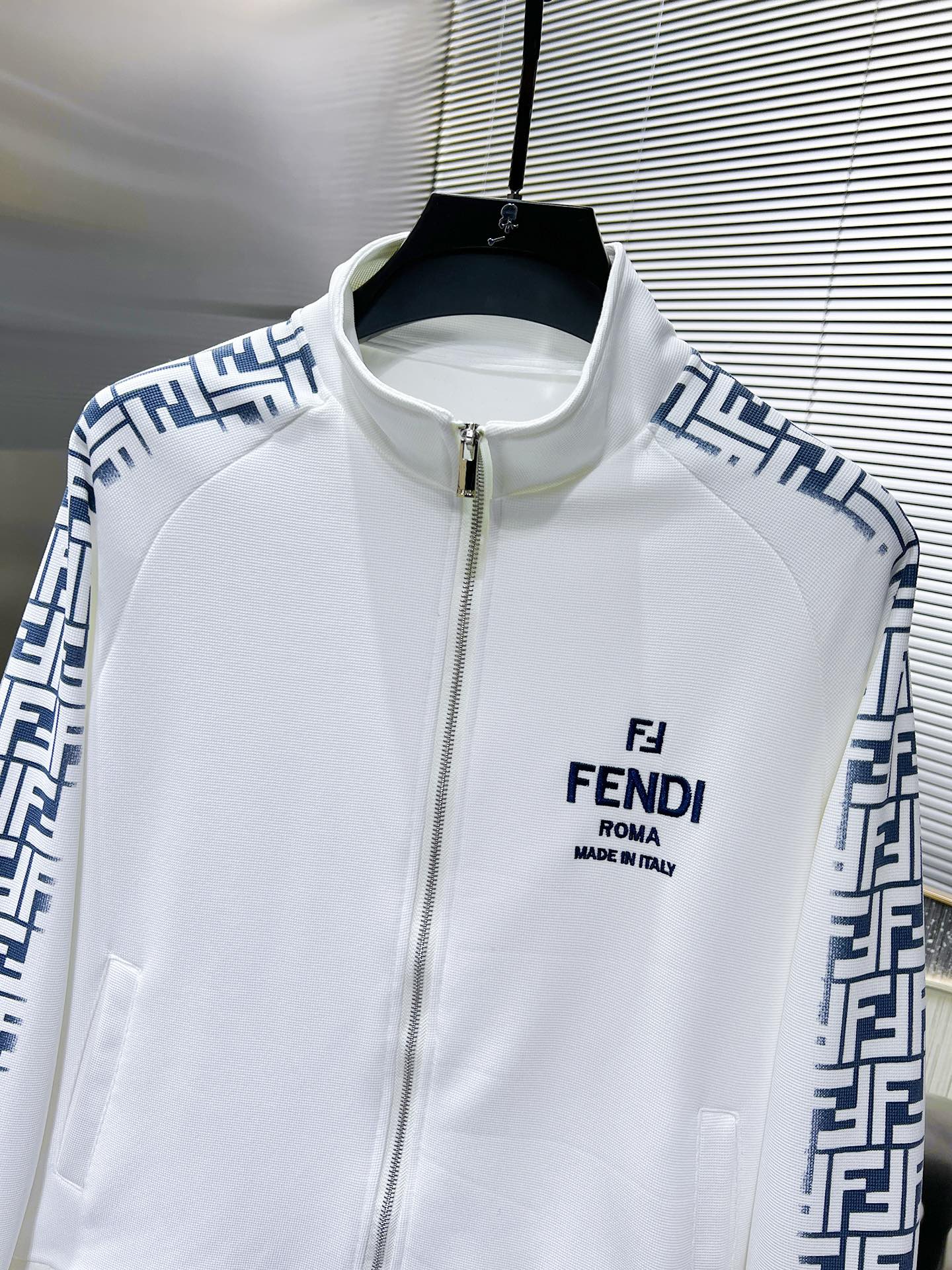 芬迪fendi2024SS新品logo运动休闲拉链外套卫裤套装定制原版专属面料面料舒适透气,松紧腰头,双