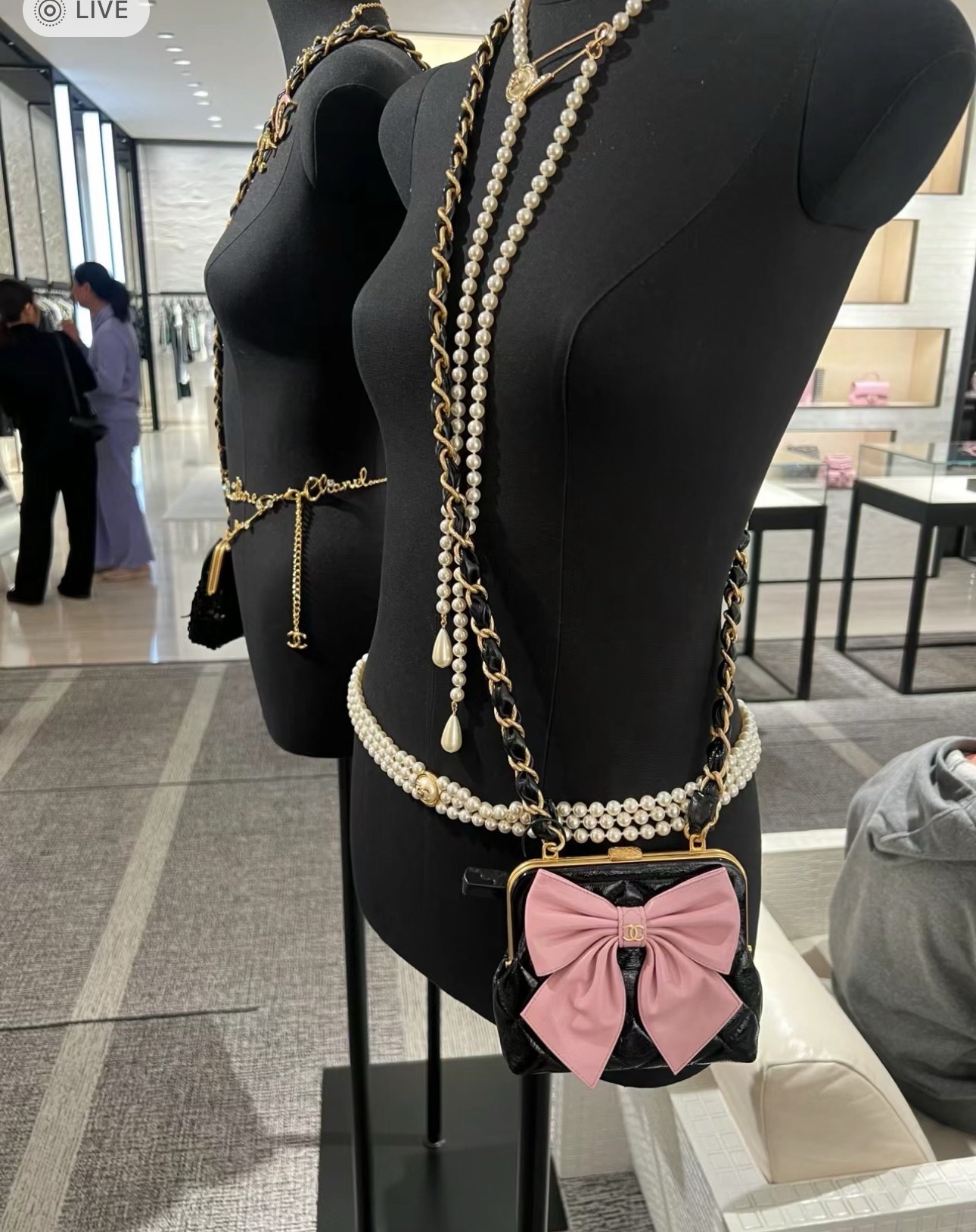 NO:634224,Three-layer pearl waist chain wearing picture reference, Cardia high-end jewelry19860909三层珍珠腰链佩戴图参考,,卡迪亚高端饰品,Jewelry