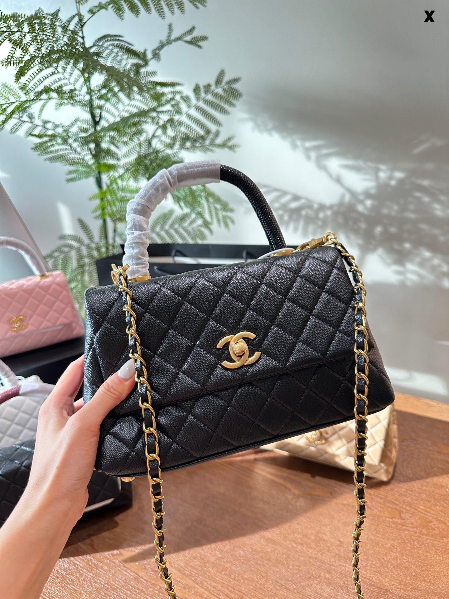 Chanel Classic Flap Bag Parfait
 Sacs À Bandoulière & À Épaule Femmes Quincaillerie en or Cuir de vache