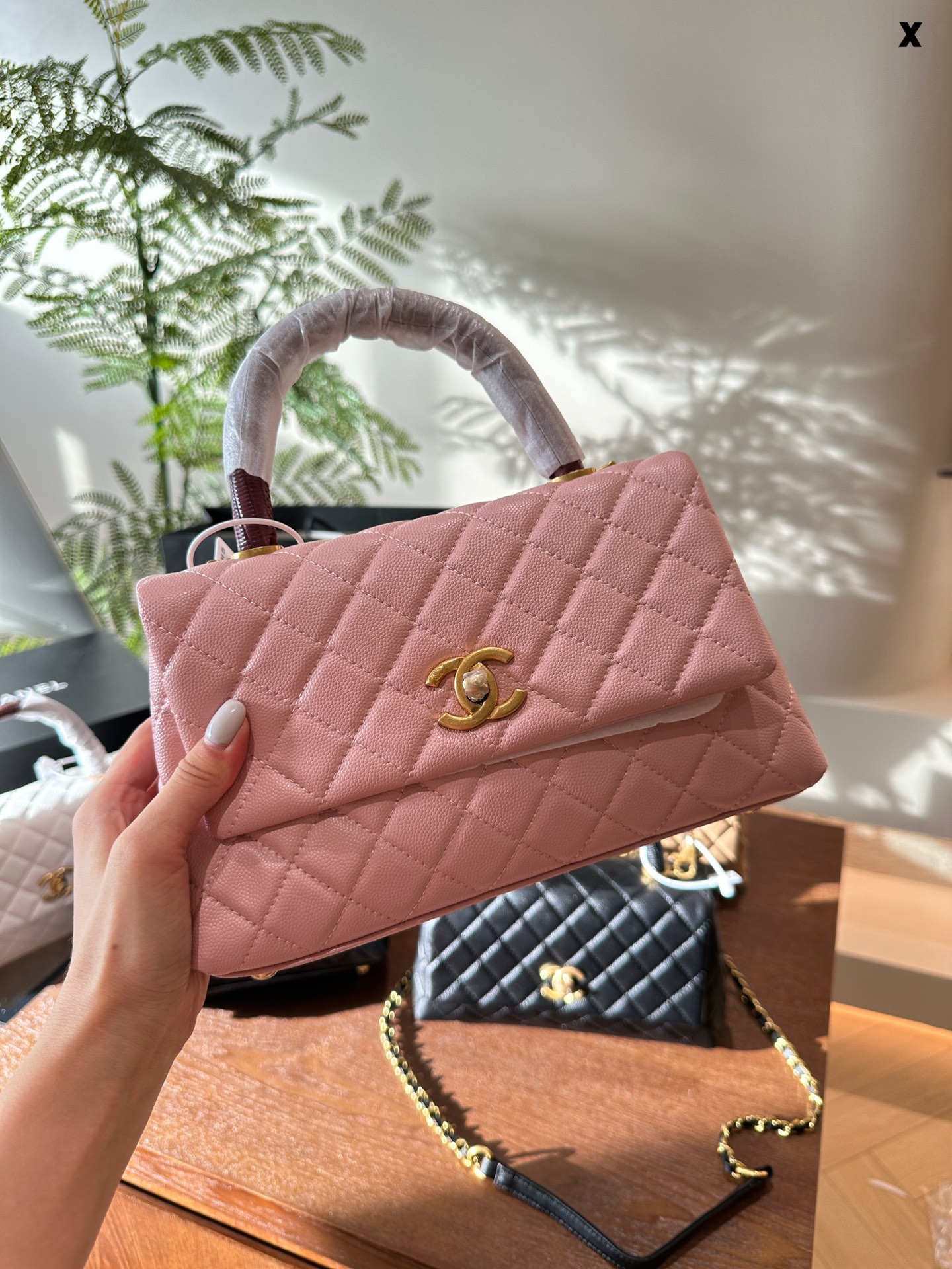 Chanel Classic Flap Bag Sacs À Bandoulière & À Épaule Femmes Quincaillerie en or Cuir de vache