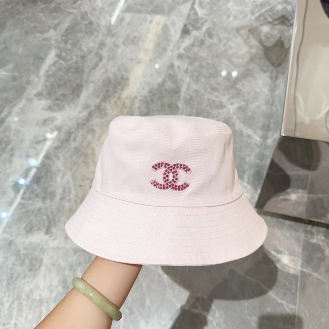 CHANEL nuevo sombrero de pescador, clásico y minimalista, diseño casual y moderno.