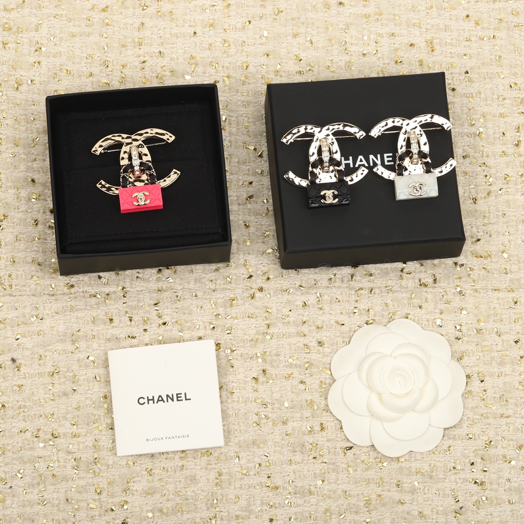 Chanel Classic Flap Bag Comprar Joyas Broche Colección otoño – invierno