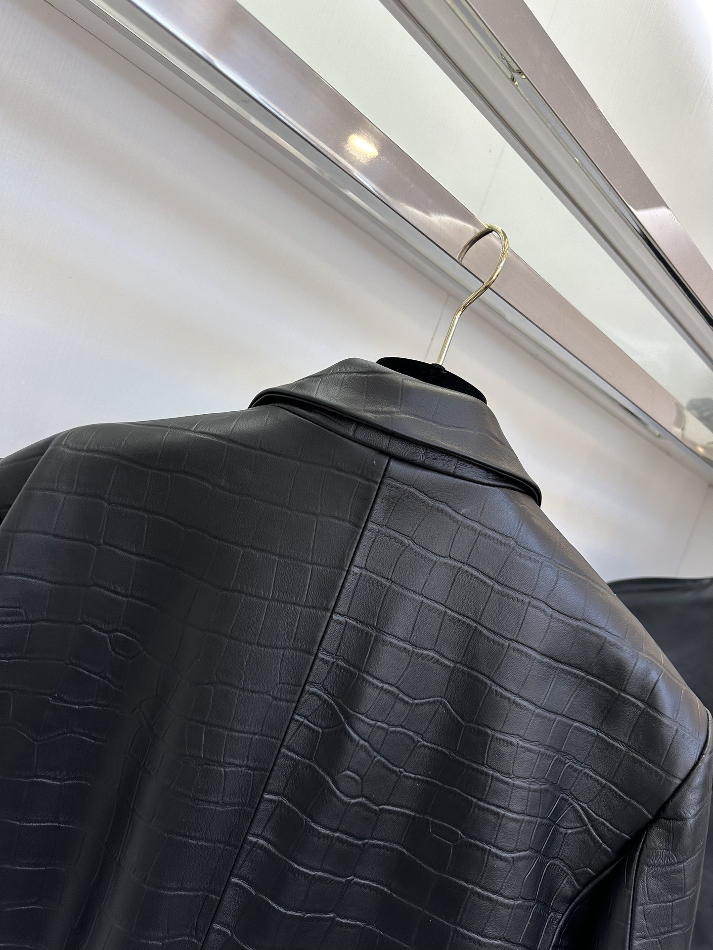 Stylish SMFK Female Suit with Dust-Proof Bags in Black Color - 图片 9