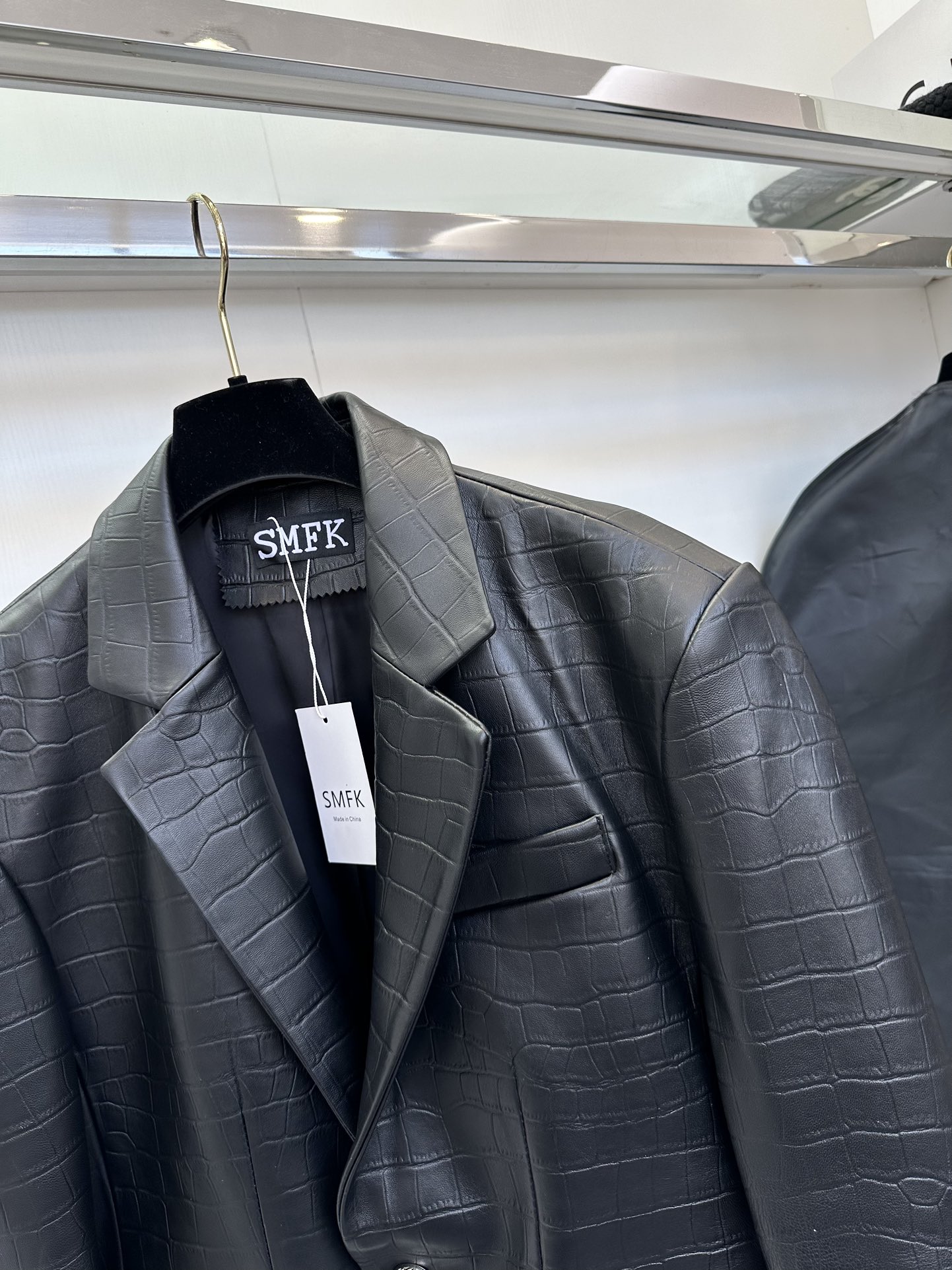 Stylish SMFK Female Suit with Dust-Proof Bags in Black Color - 图片 8